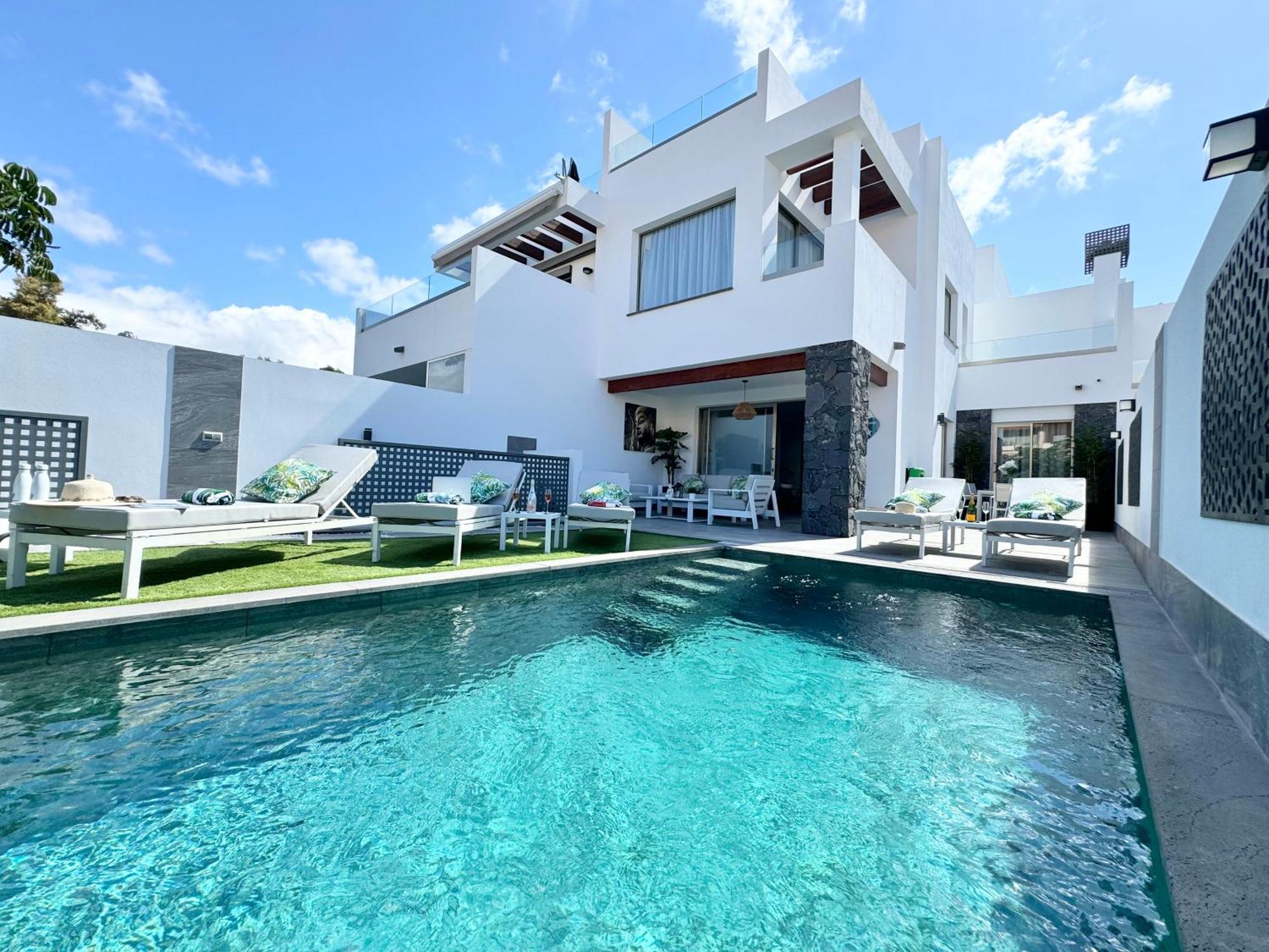Welcome To Villa Bali A Luxurious Modern Getaway Los Cristianos  Εξωτερικό φωτογραφία