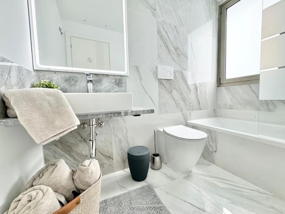 Welcome To Villa Bali A Luxurious Modern Getaway Los Cristianos  Εξωτερικό φωτογραφία